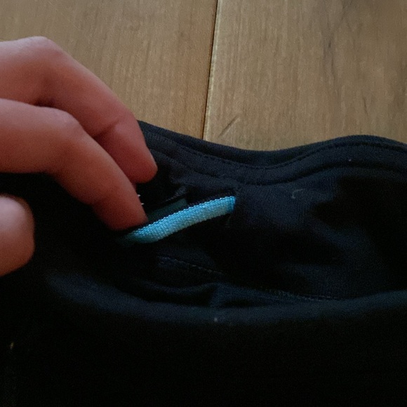 Black Ivivva girls athletic shorts - Picture 4 of 4